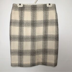 Liz Claiborne skirt size 10. 100% wool